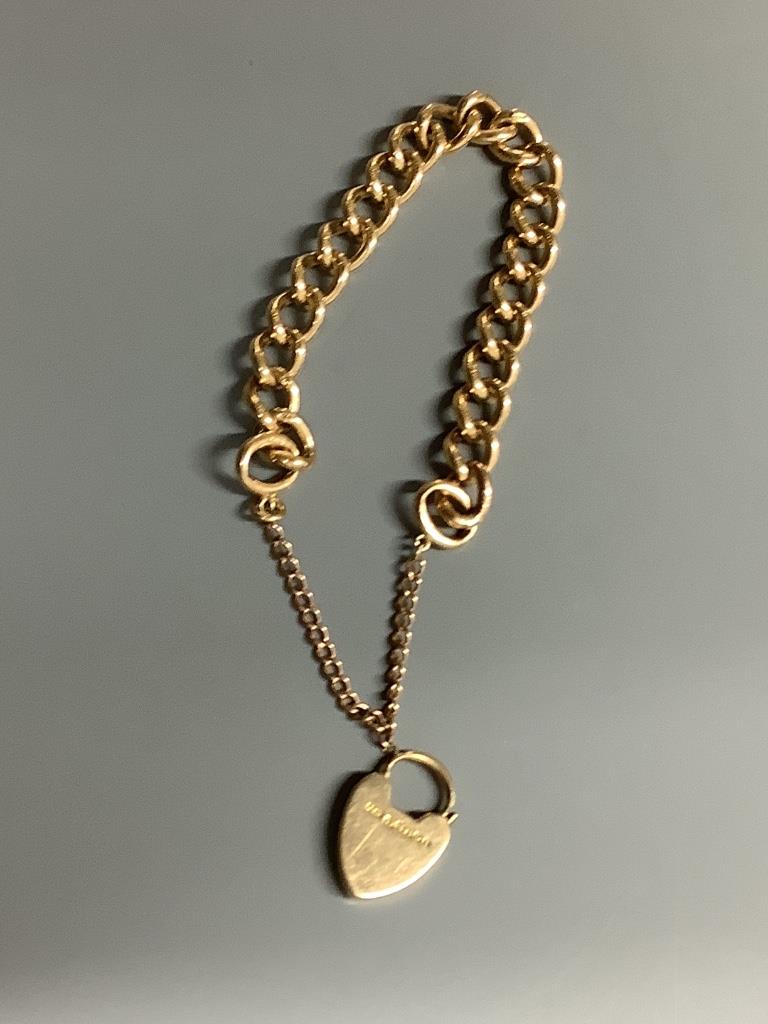 A 15ct gold curb-link bracelet with padlock clasp, 41g